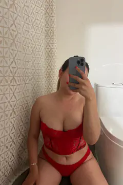 Emily - Foto eaf934e0-ed3d-4b91-b136-3d84e2d44751