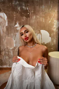 Lina - Foto ec832f50-a587-4d73-a14f-4ca08131a96f