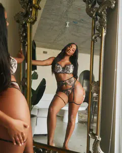 Valentinaa - Foto f0e72857-246b-4d2a-9d4e-fd0d63625c78