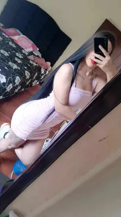 Daniela - Foto f48863f7-fd63-405f-a135-06e74d78c60c