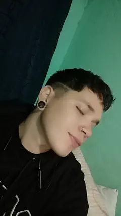 Stevan - Foto fd9c2d89-8f83-423a-f2cc-5cce34e17500