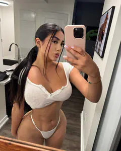 Lorena - Foto fe2a3ab0-c19c-4f38-99d4-c88a3ddc1180