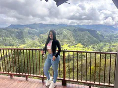 Jennifer - Foto fef23366-73d9-4d74-8095-2ba688091af9