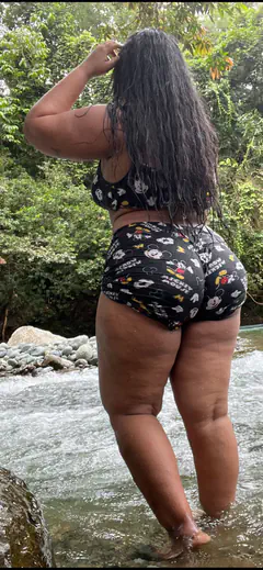 Negra exótica de tetas y culo grande🍑🔥 - Foto ff325e2b-b1b6-476f-9ac6-97f274af0300