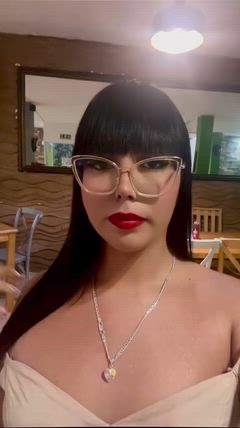 Angela Adhara - Foto 5f8f75a9-a7f2-406e-8f2d-006865ec5403