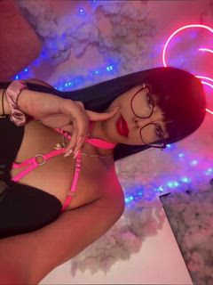 Angela Adhara - Foto 71db371f-5c6e-4385-b6f2-47fd78045f0a