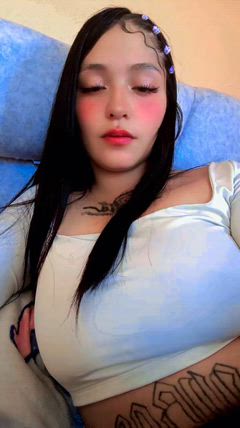 Emily  Dahian - Foto 798785b5-c3b0-4e34-82c6-64dd70d26976